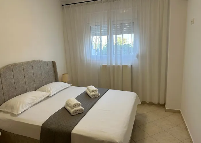 Maria Luxury *