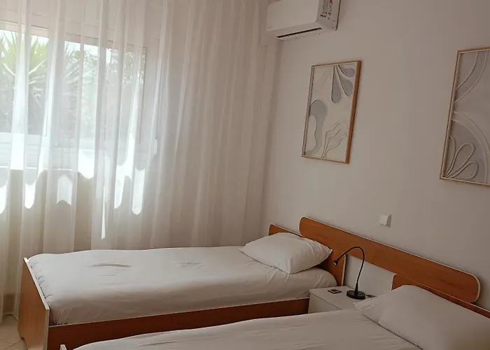 Maria Luxury Lechaio